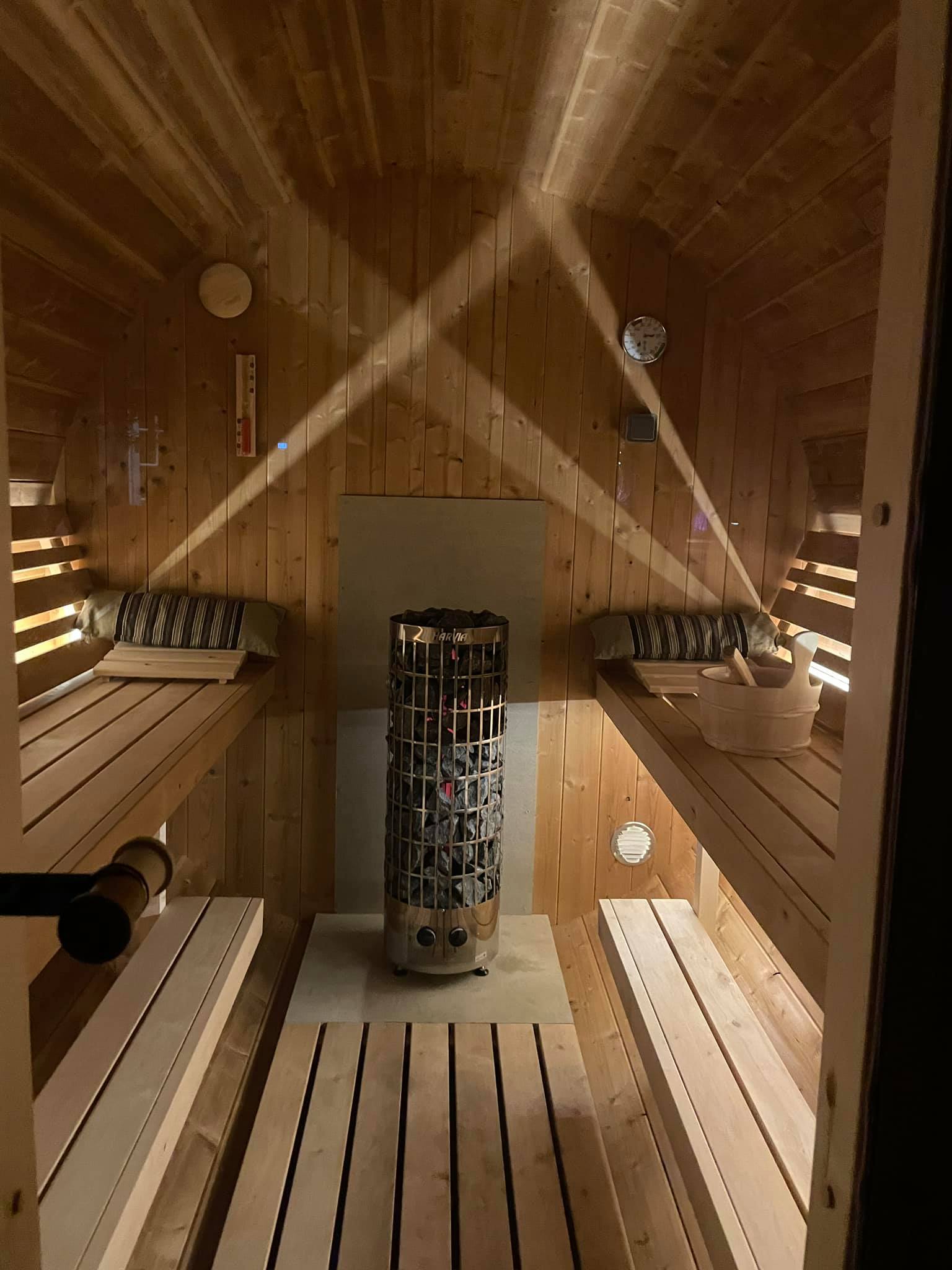 Vanjska sauna 280 DELUXE Thermowood (4-6 osoba)